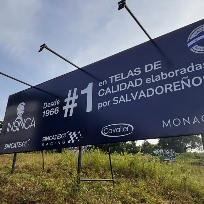 Impresión e instalación de valla publicitaria